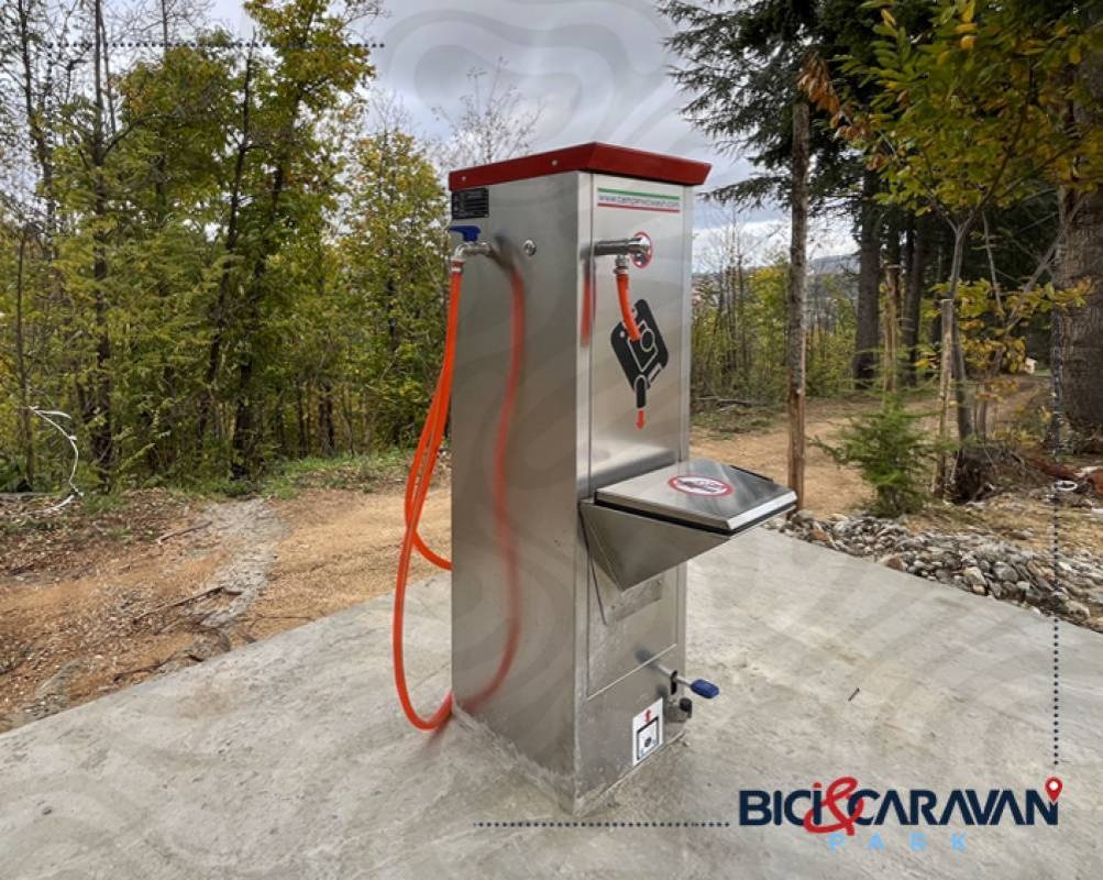 Bici & Caravan Park — Kemping in Acri