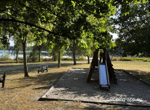 Stellplatz Saint-Quentin-sur-Charente — Photo 6