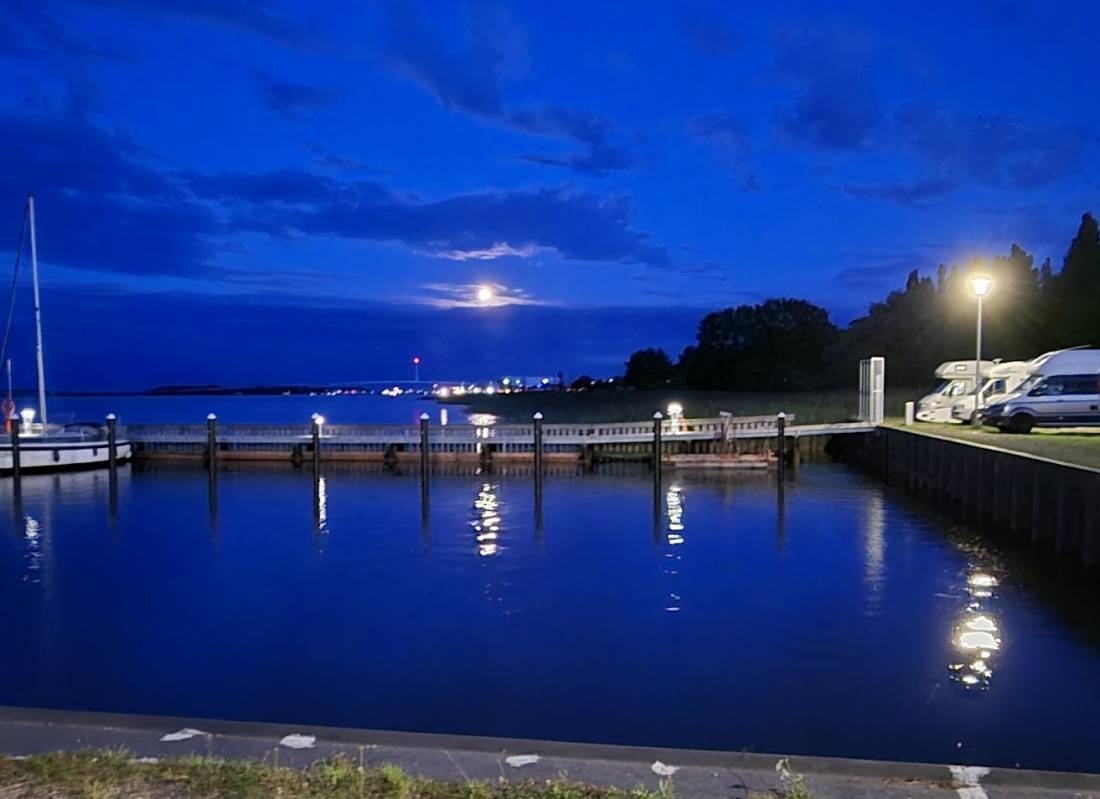 Yachthafen Schwedenschanze — Aire camping car in Stralsund