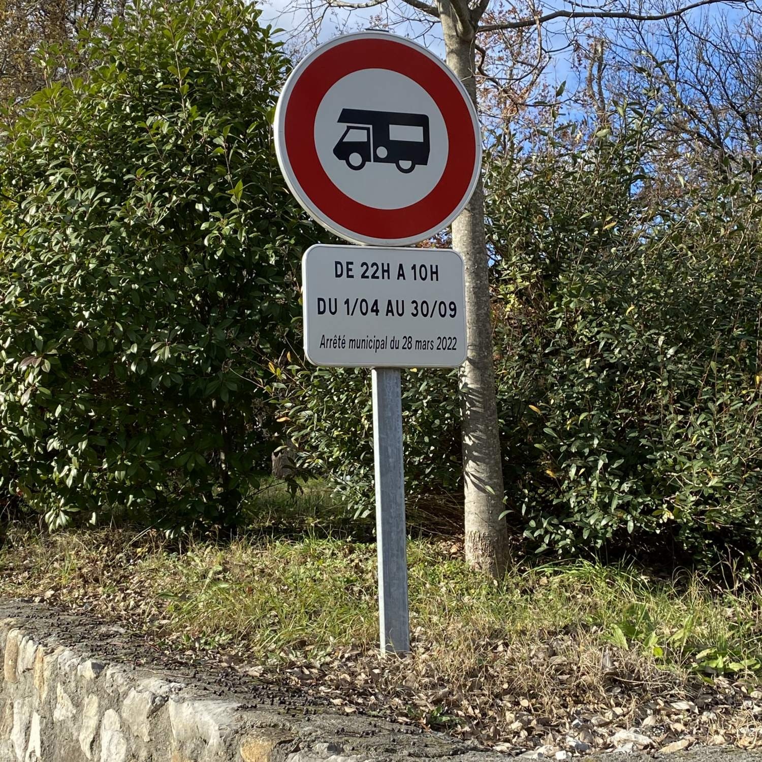 Balazuc Parking La Croisette et Champgelly — Ställplats in Balazuc