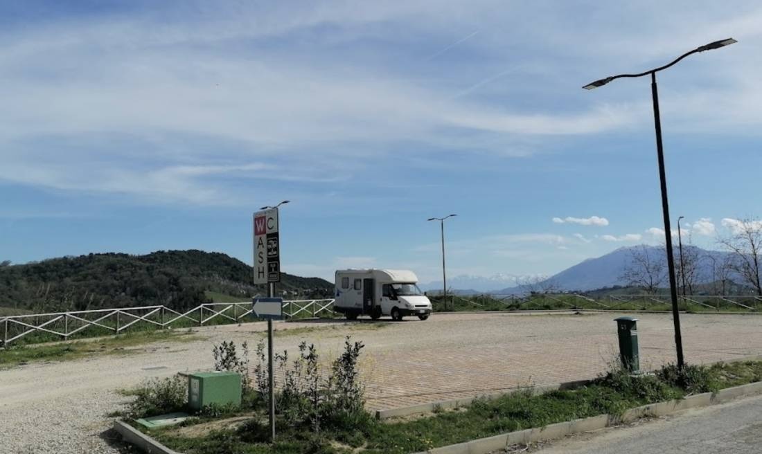 Area Sosta Camper Castignano — Campervan Site in Castignano