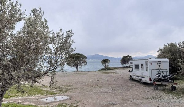 Parkplatz Neraida Beach — Foto 2