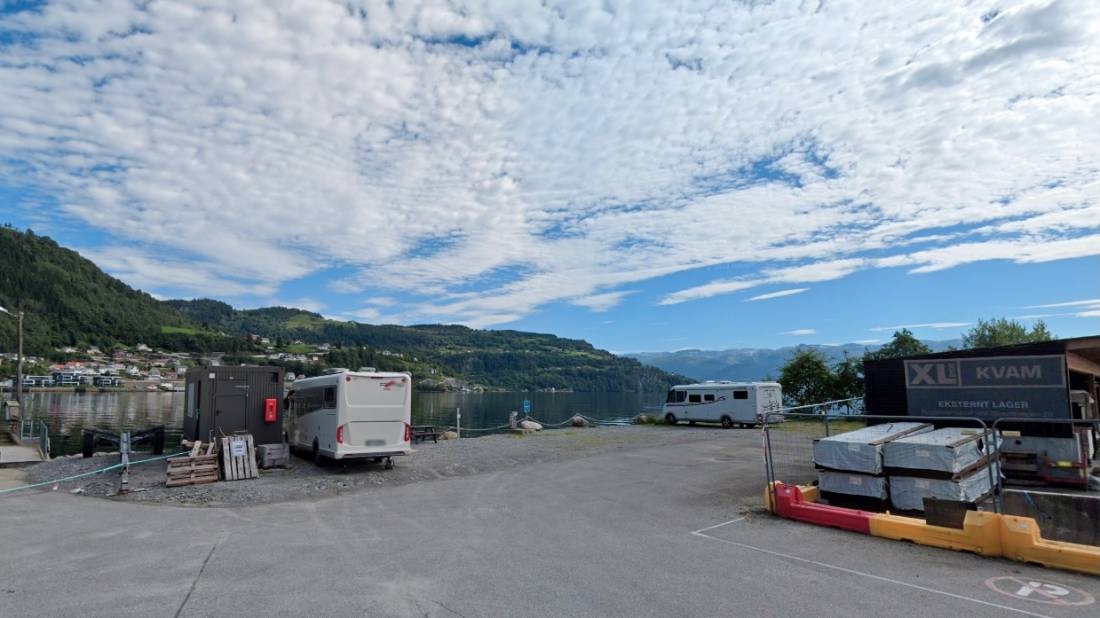 Stellplatz Marina Øystese — Camperplads in Øystese