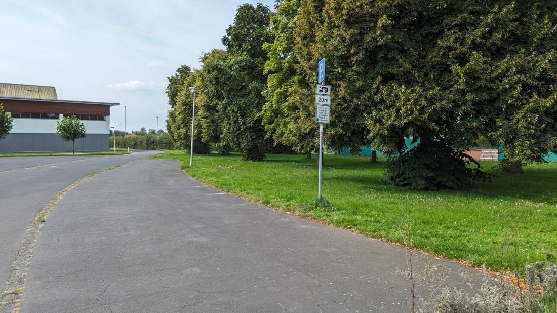 Stellplatz Sportplatz Schwalmstadt — 露营车营地 in Schwalmstadt