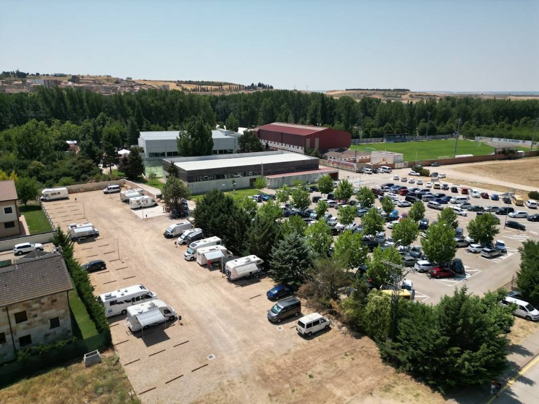 Area autocaravans Almazan — Sítio para autocaravanas in Almazán