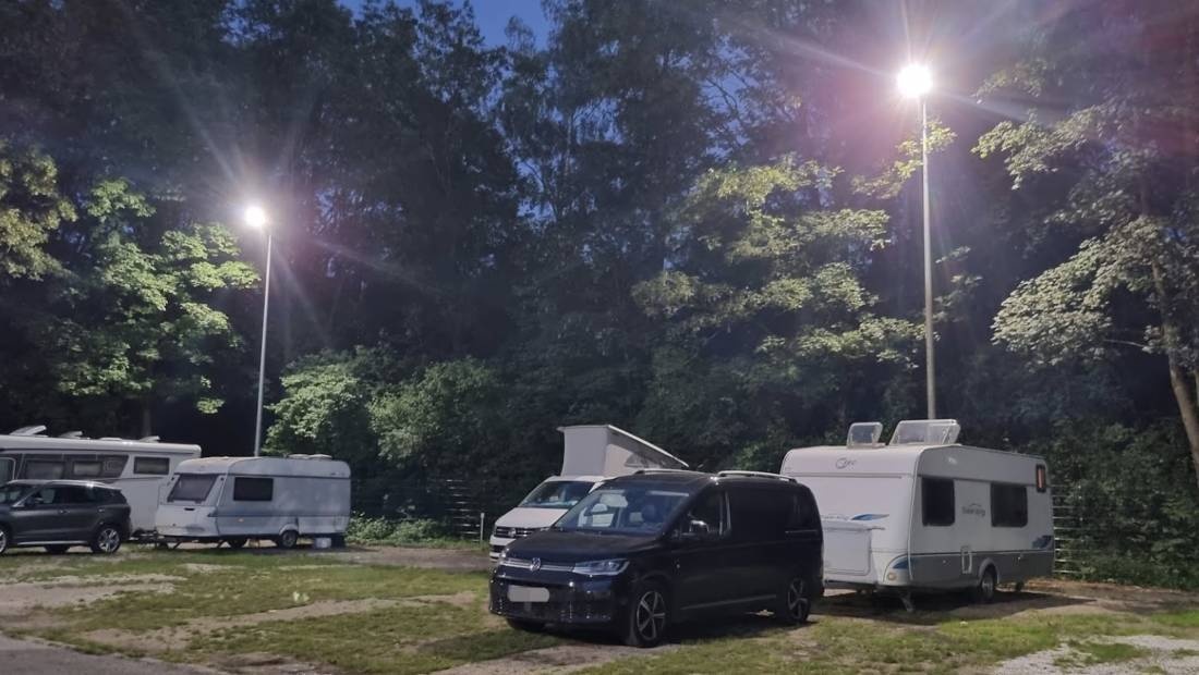 Wohnmobilstellplatz am Neubruch — Campervan Site in München
