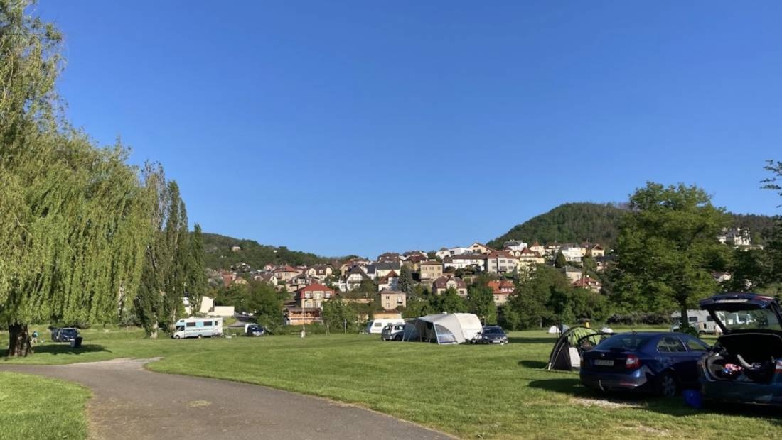 Autokemp Na Hrázi — Campingplass in Beroun