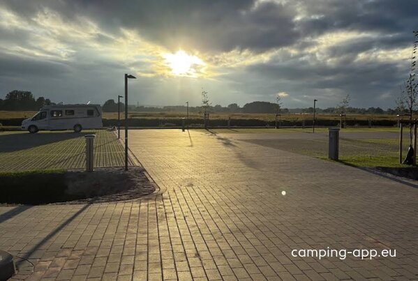 Stellplatz am Olgahafen — Foto 2