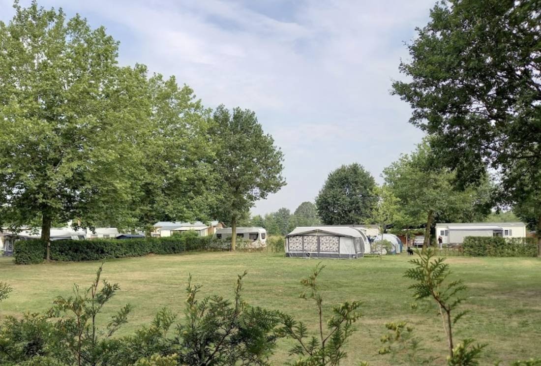 Golf & Recreatiepark 't Caves — Campingplatz in Wintelre