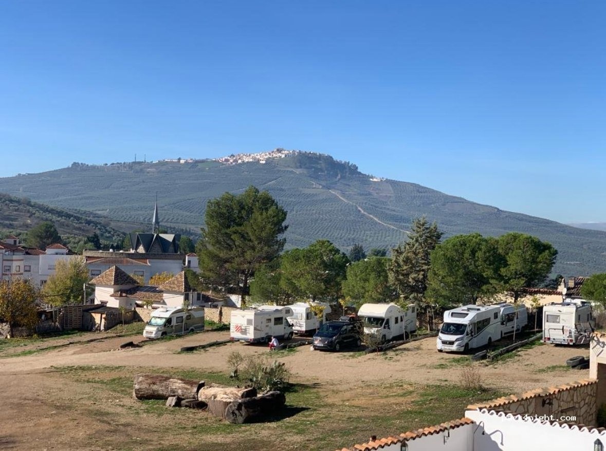 Área La serradora — Campervan Site in Villanueva del Arzobispo