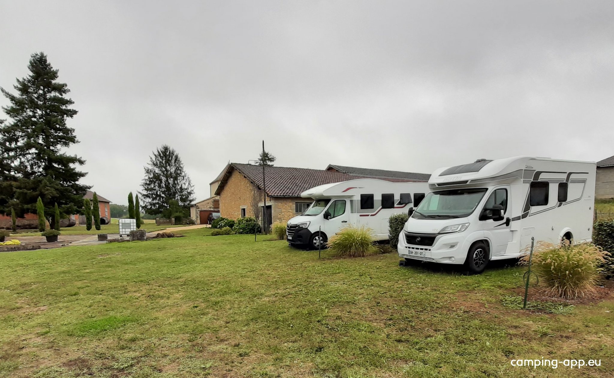 Aire La Borie Neuve — Ställplats in Saint-Avit-Sénieur
