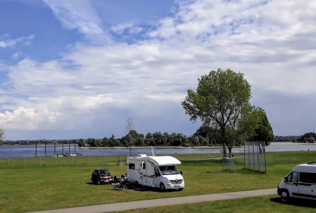 Recreatiepark De Bijland — Campingplatz in Tolkamer