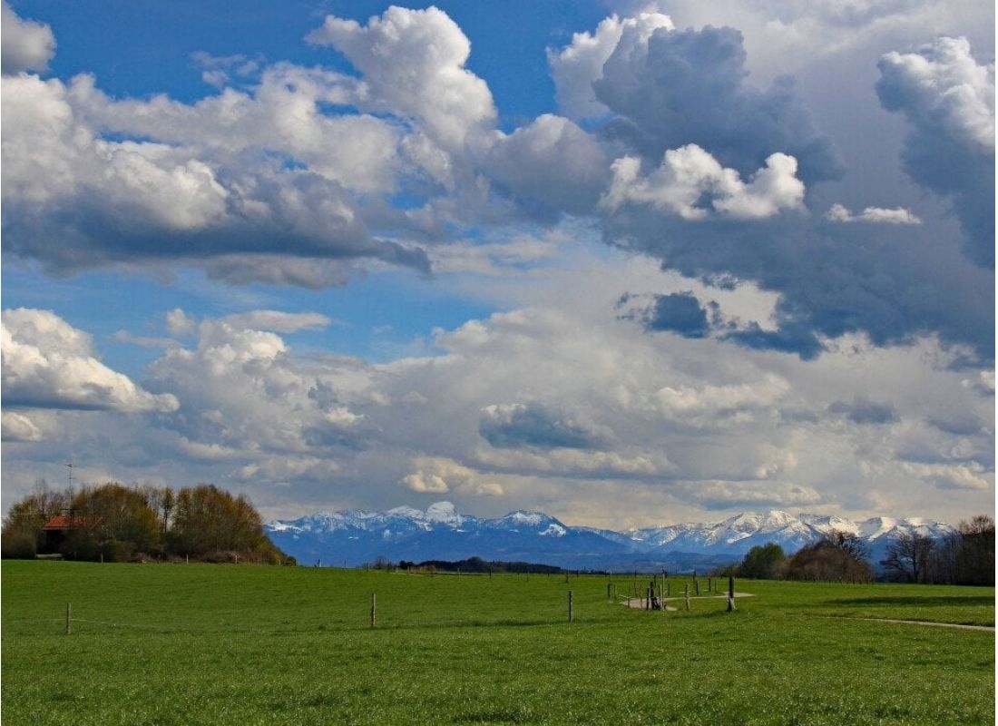 Stellplatz Bergblick — Campervan Site in Glonn