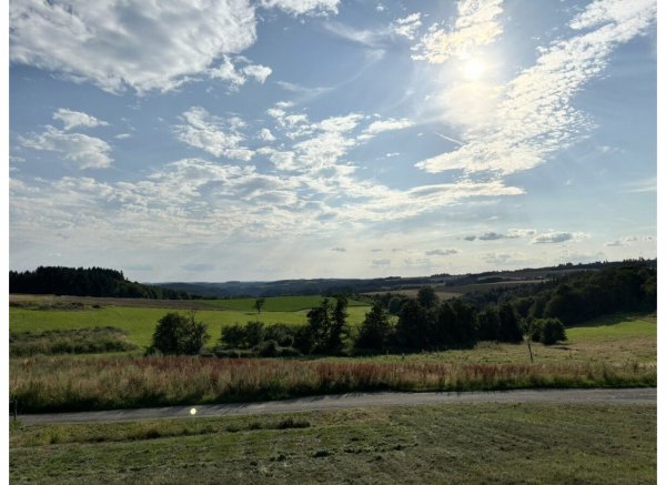 Schotterplatz am Ortsrand