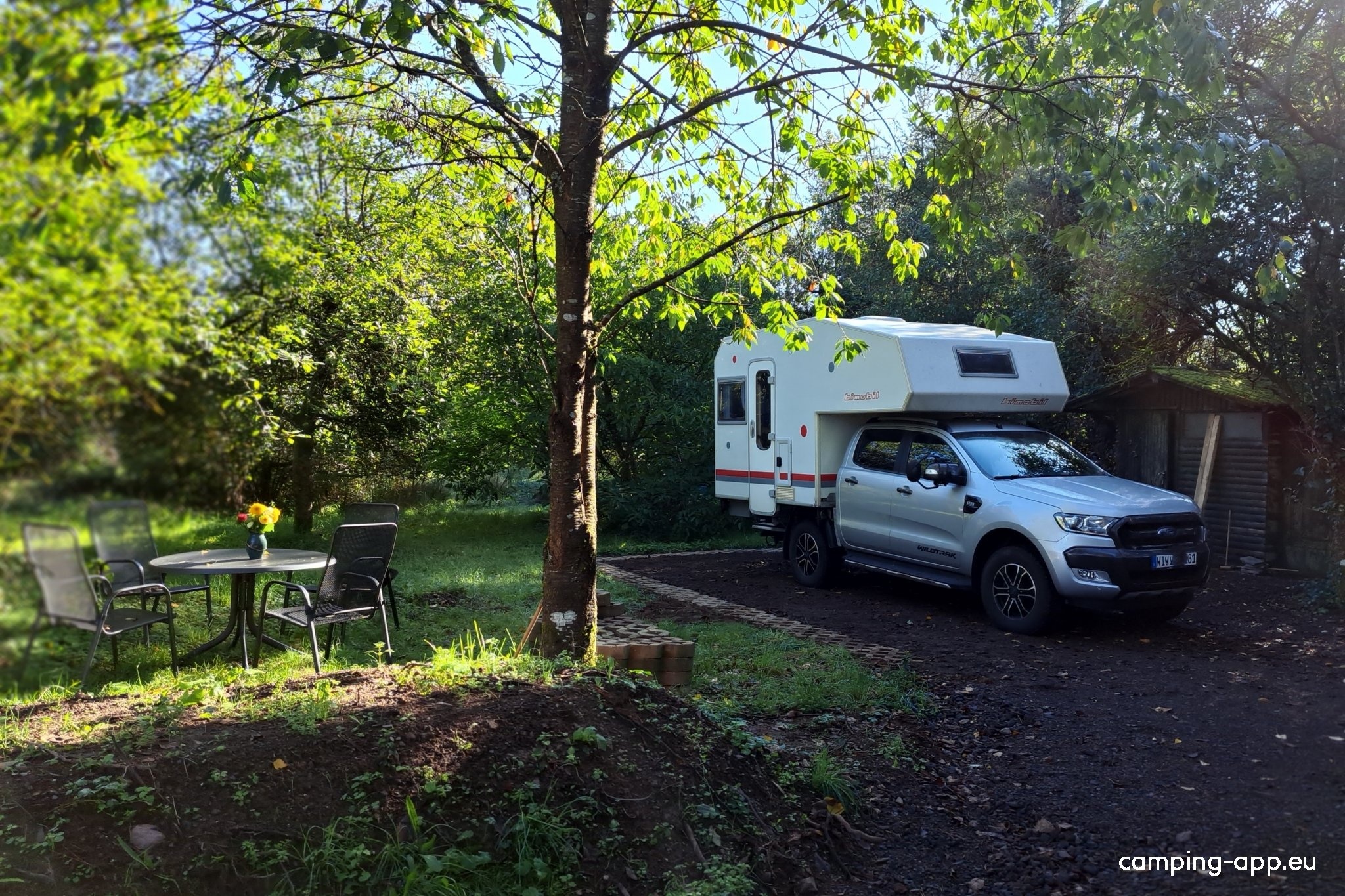 Stellplatz am Walnußbaum — Aire camping car in Manderscheid