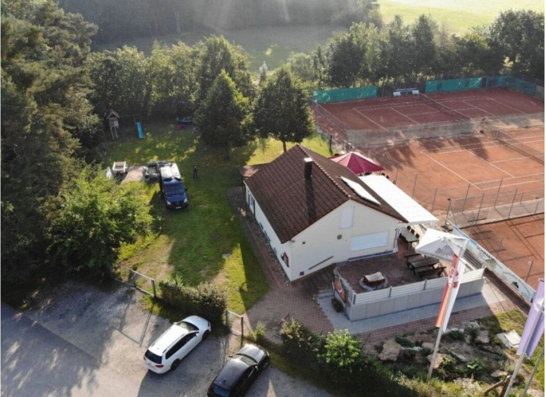 Stellplatz im Grünen auf einem tollen Vereinsgelände — Karavan Sitesi in Hilpoltstein