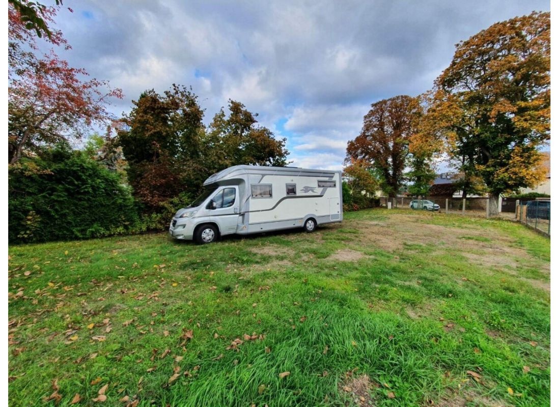 Stellplatz im Obstgarten für Ihren Camper/Wohnwagen — Sp. parking dla kamperów in Zossen