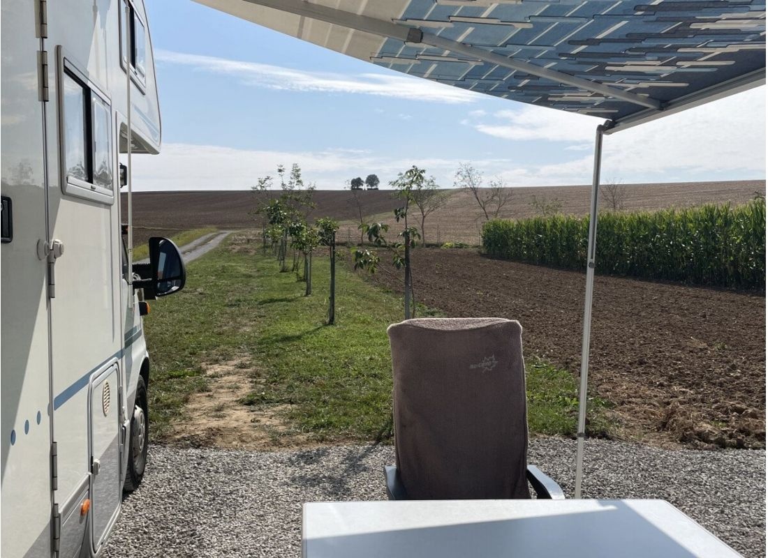 Stellplatz an den Nussbäumen (Nähe Rhön-Klinikum Campus) — Karavan Sitesi in Bad Neustadt an der Saale