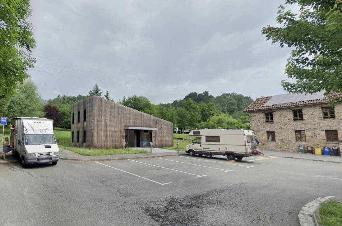 Stellplatz Zegama — Area di sosta in  Zegama