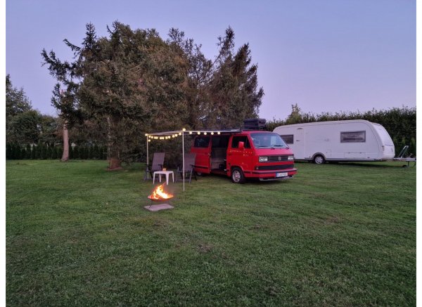 Ruhige Camping-Wiese unter 5 Minuten zur A23