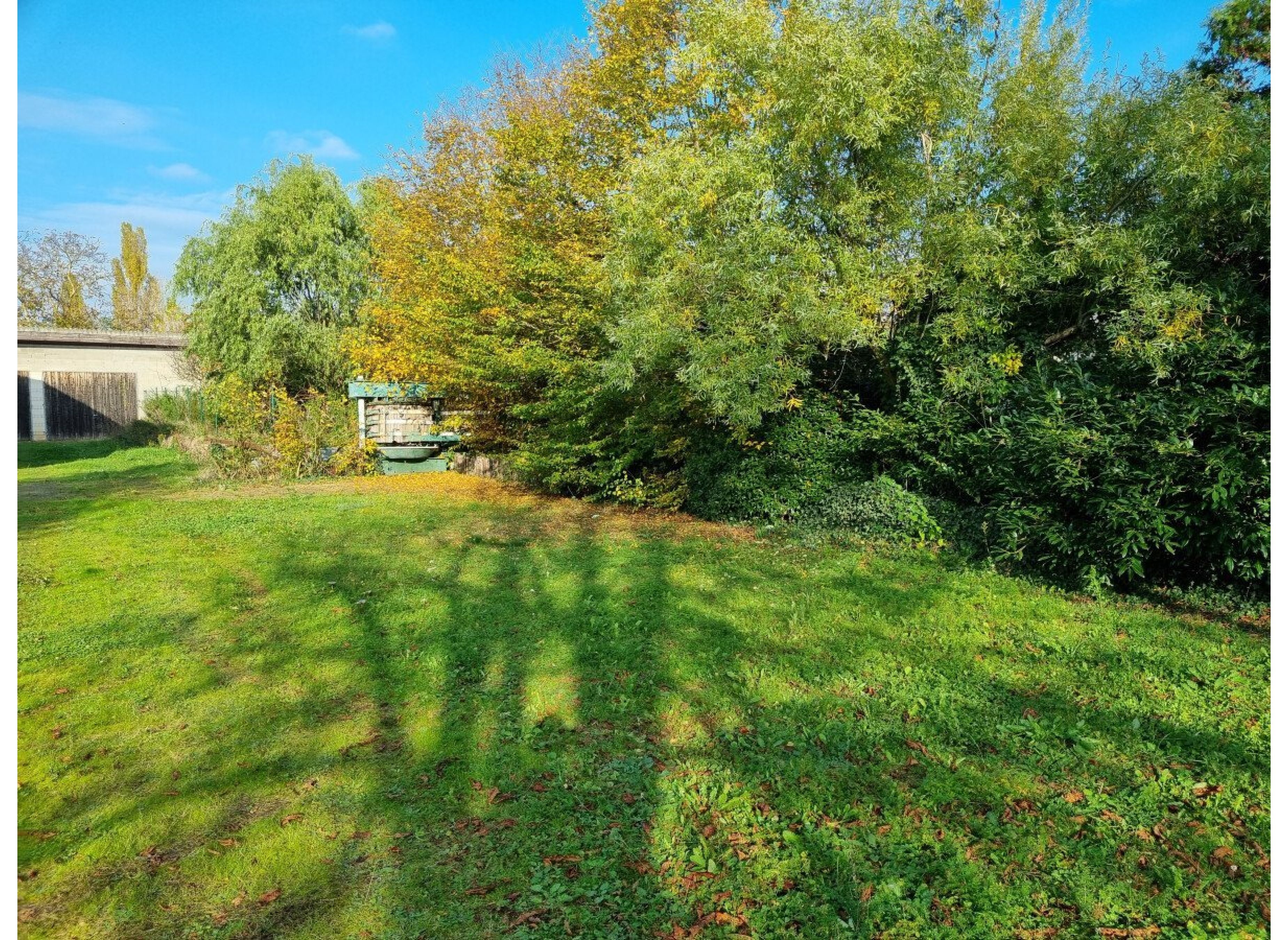 Ruhiger Gartenstellplatz in Autobahnnähe — Campervan Site in Bingen am Rhein
