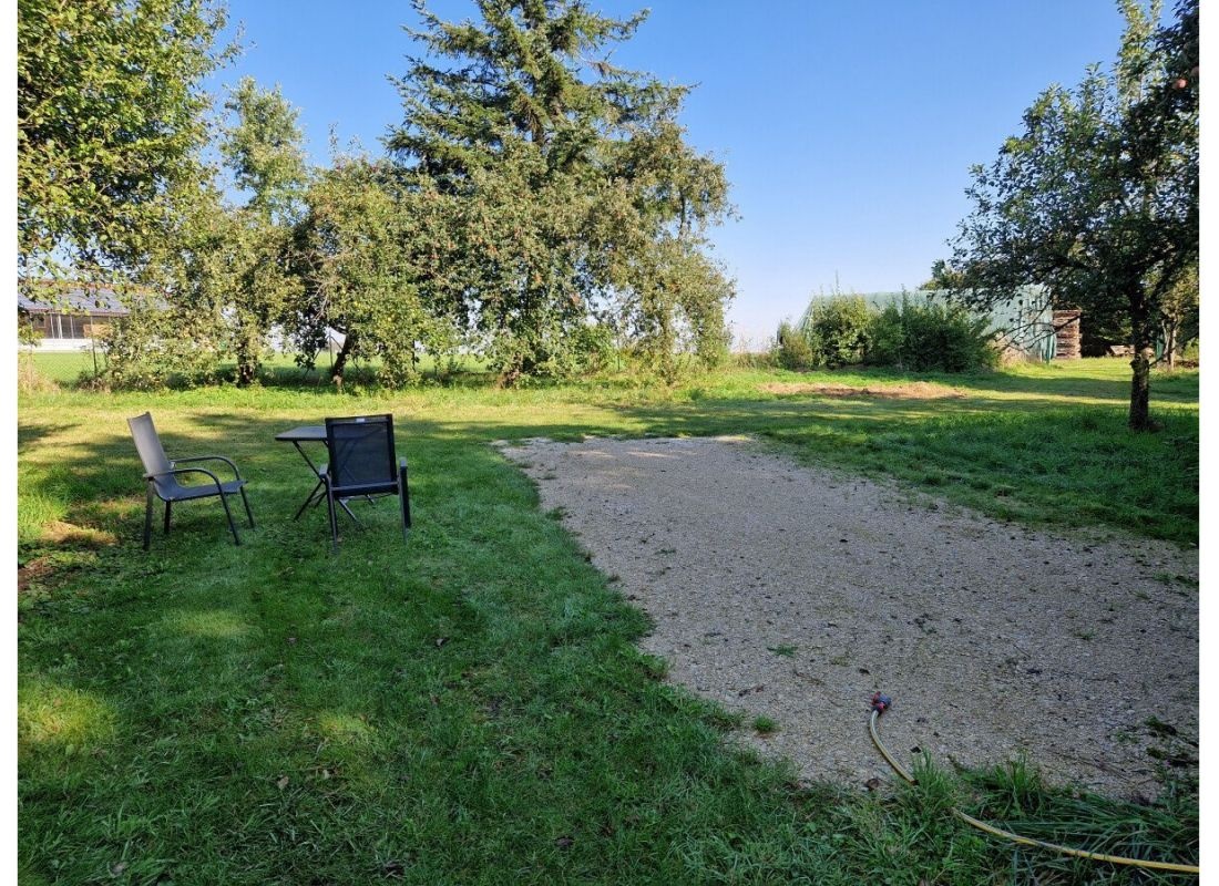 landstadt nürnberg: ruhe & stadtnähe — Campervan Site in Stein