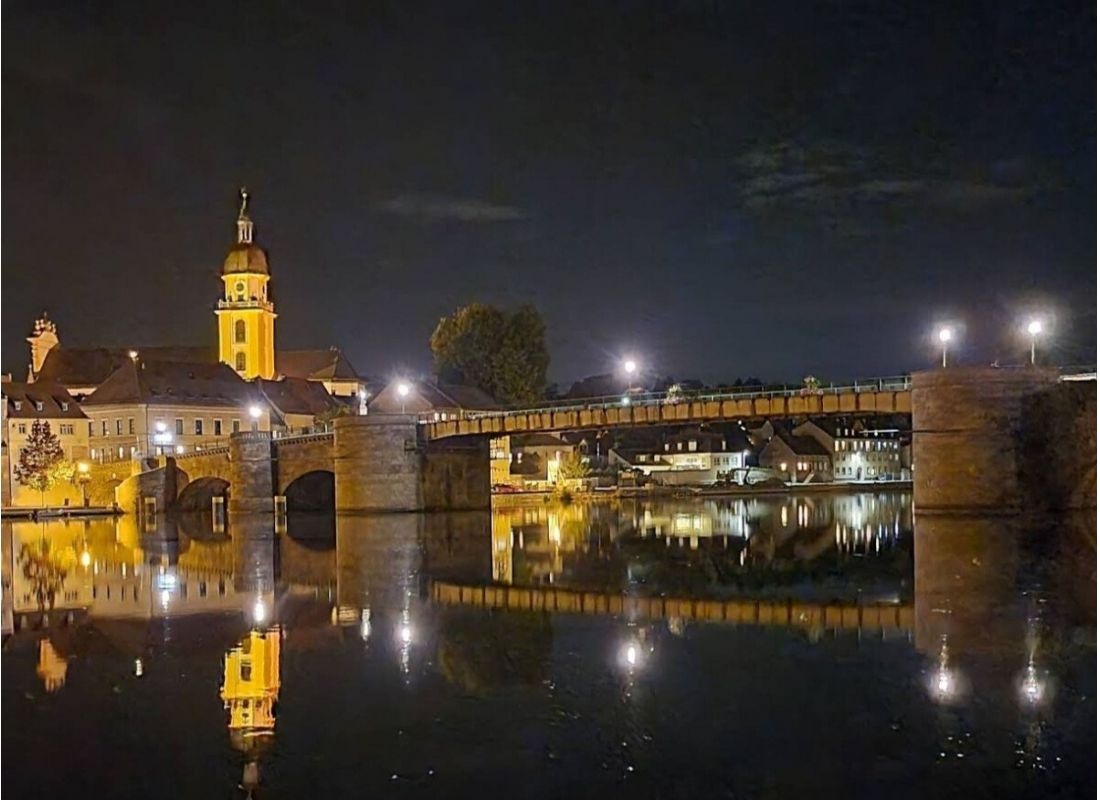 Camping/Stellplatz für Wohnmobil usw. bei Kitzingen. Direkt an der A3. — Karavan Sitesi in Albertshofen