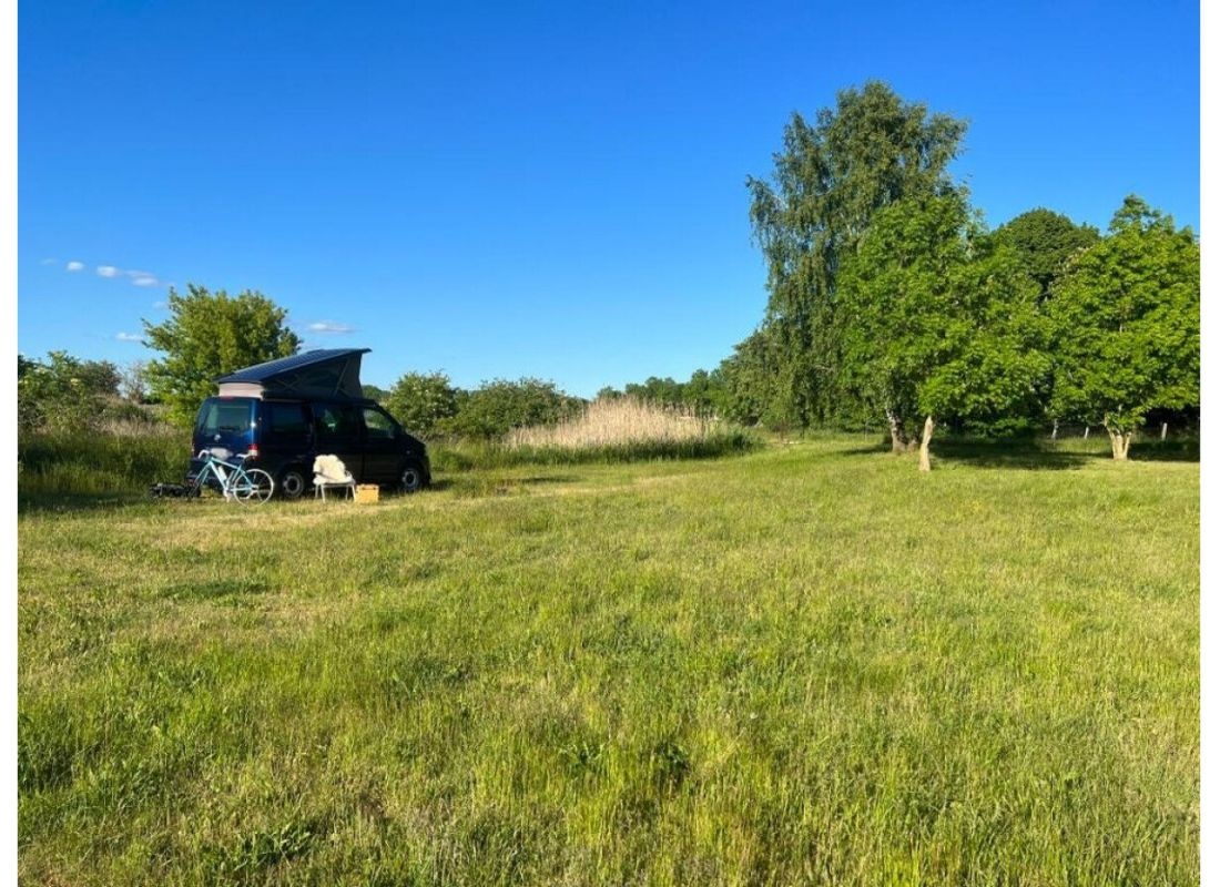 Klappstuhl auspacken und erholen — Stellplatz in Warin