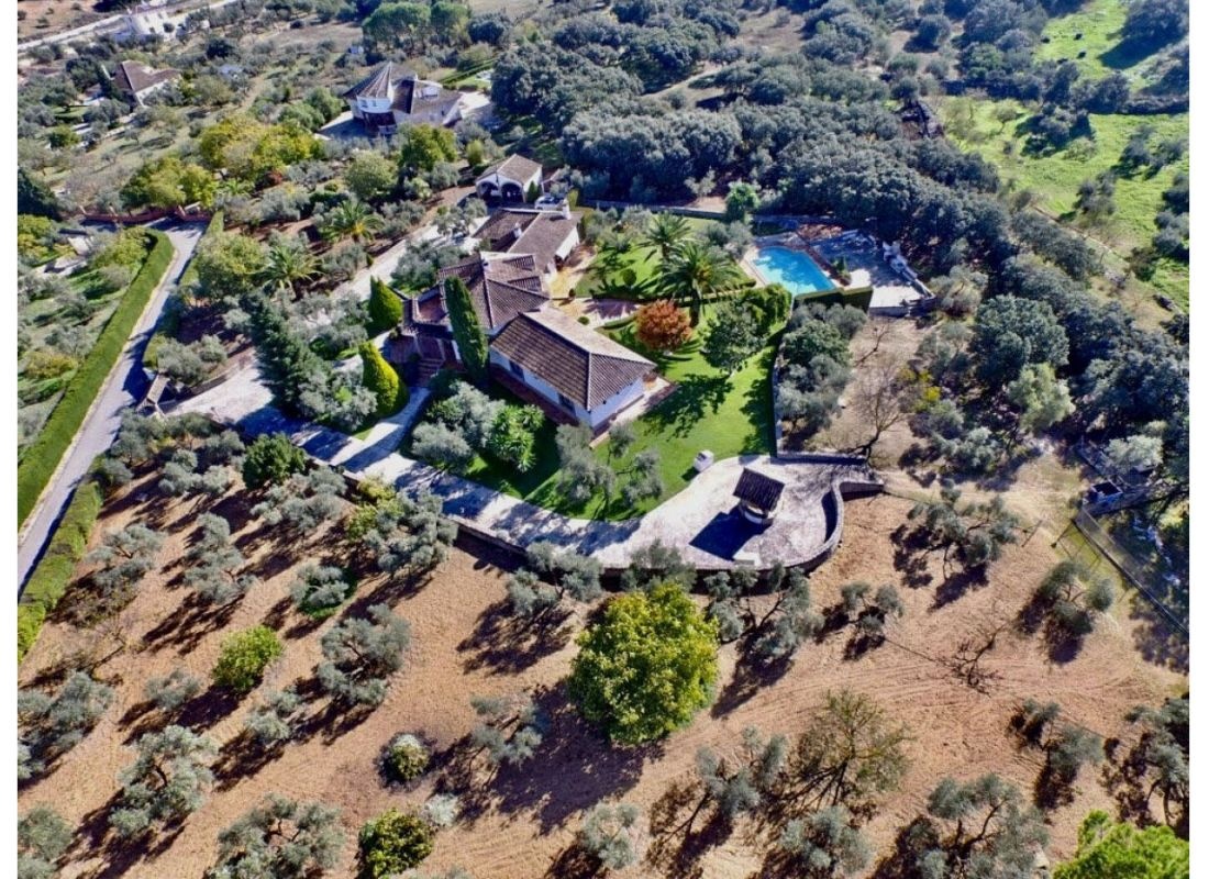 Der Charme Andalusiens - Stellplatz inmitten eines herrlichen Olivenhains nahe Ronda — Area Autocaravanas in Arriate