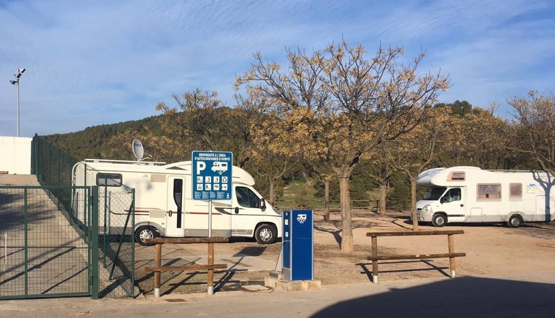 Stellplatz Avinyó — Karavan Sitesi in Avinyó