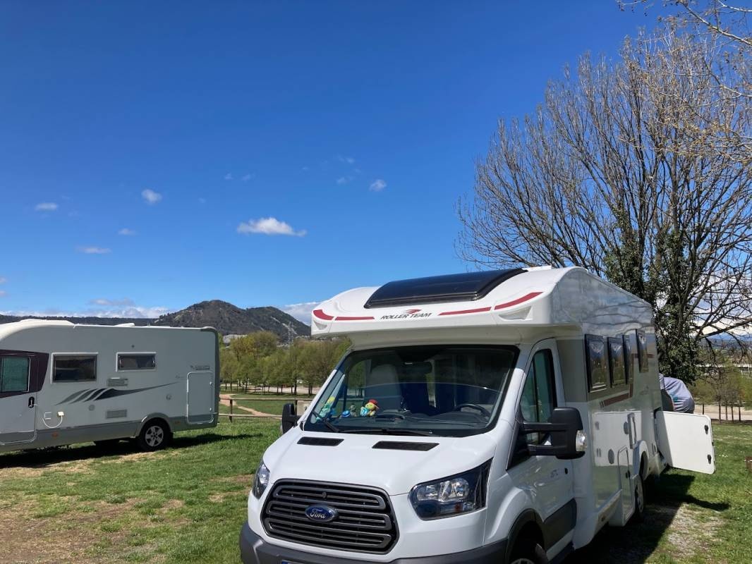 Stellplatz Vic — Karavan Sitesi in Vic
