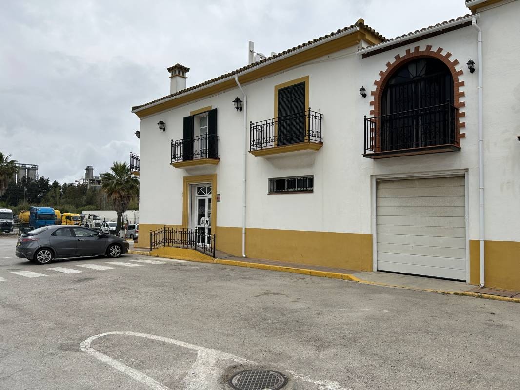 Area de Servicio Casa Bernardo San Roque — Bobilplass in  San Roque