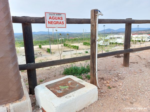 Área de autocaravanas de Génave — Photo 6