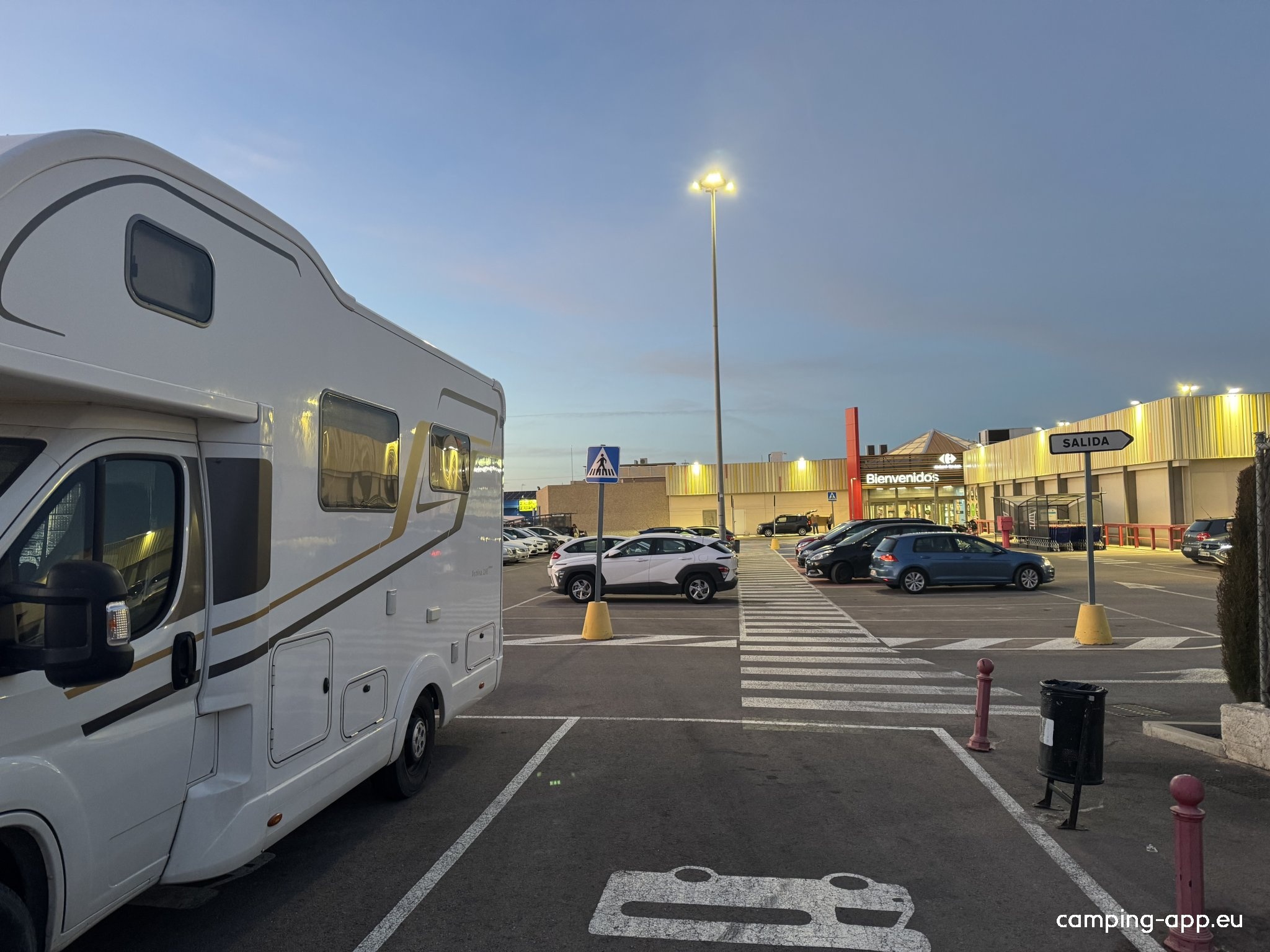 carrefour — Stellplatz in Alcázar de San Juan