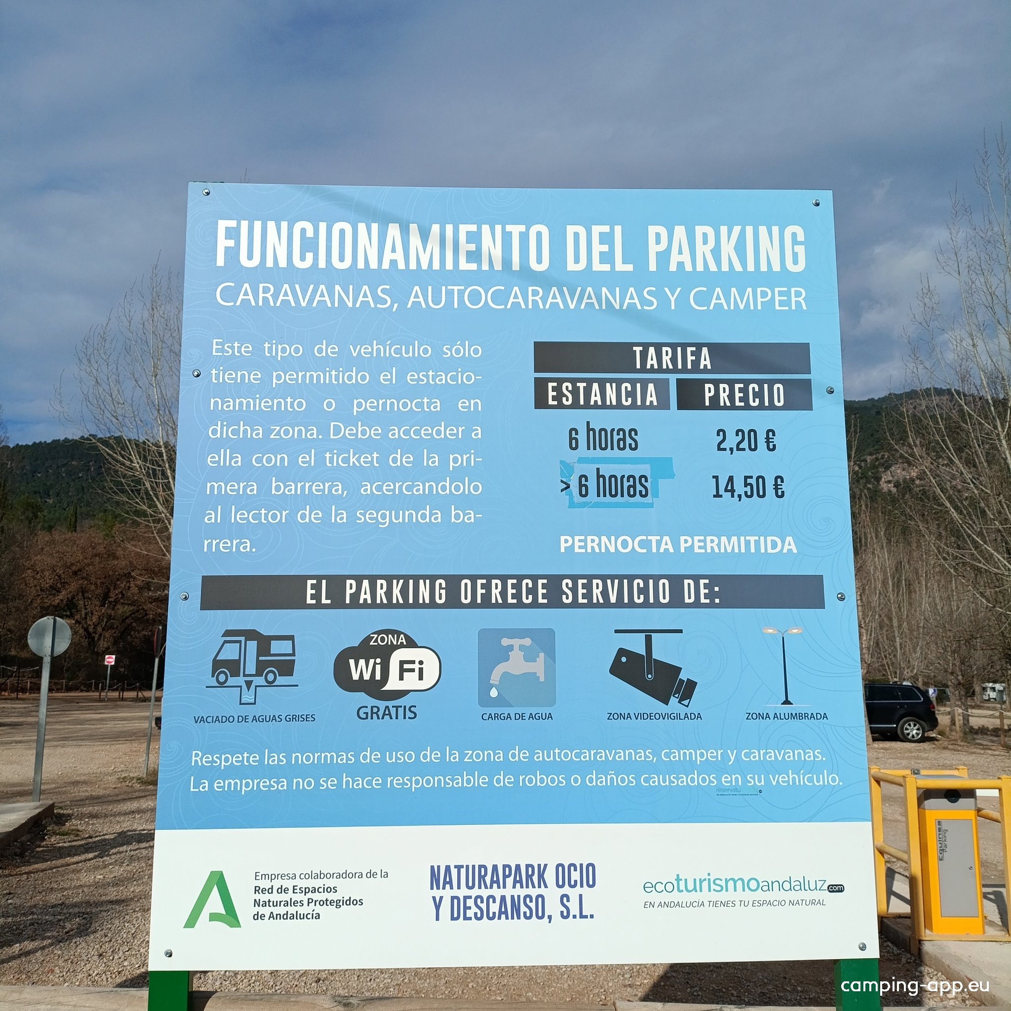 Parkplatz Borosa River — Ställplats in Loma de María Ángela Jaén