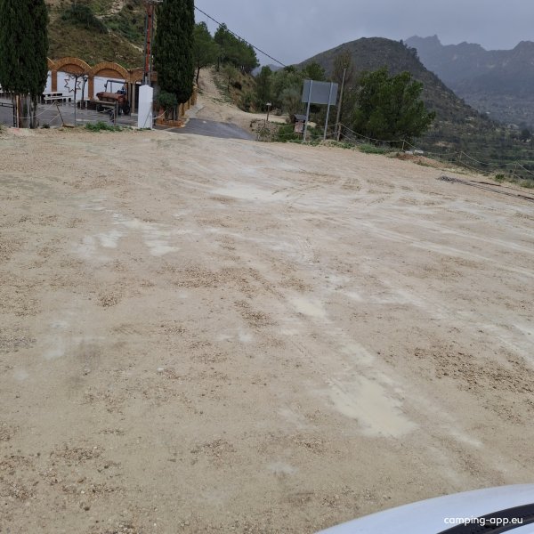 Zona de acampada de Relleu — Foto 2