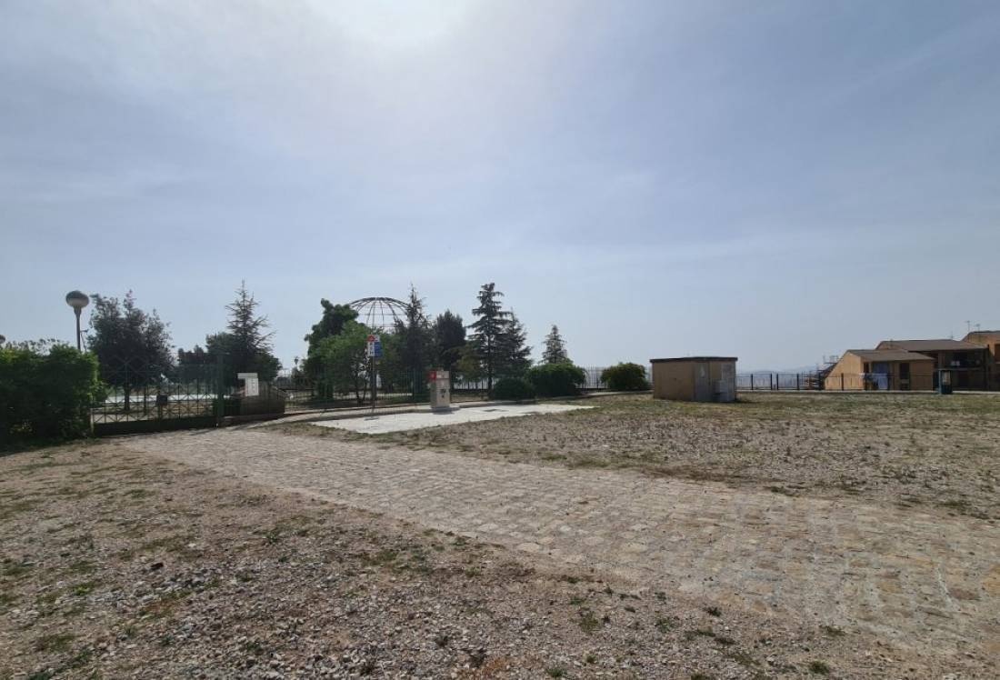 Piazza Falcone Borsellino — Sp. parking dla kamperów in Polizzi Generosa