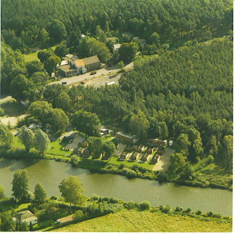 Stellplatz am Motel Havelidyll Oranienburg — Karavan Sitesi in Hohen Neuendorf