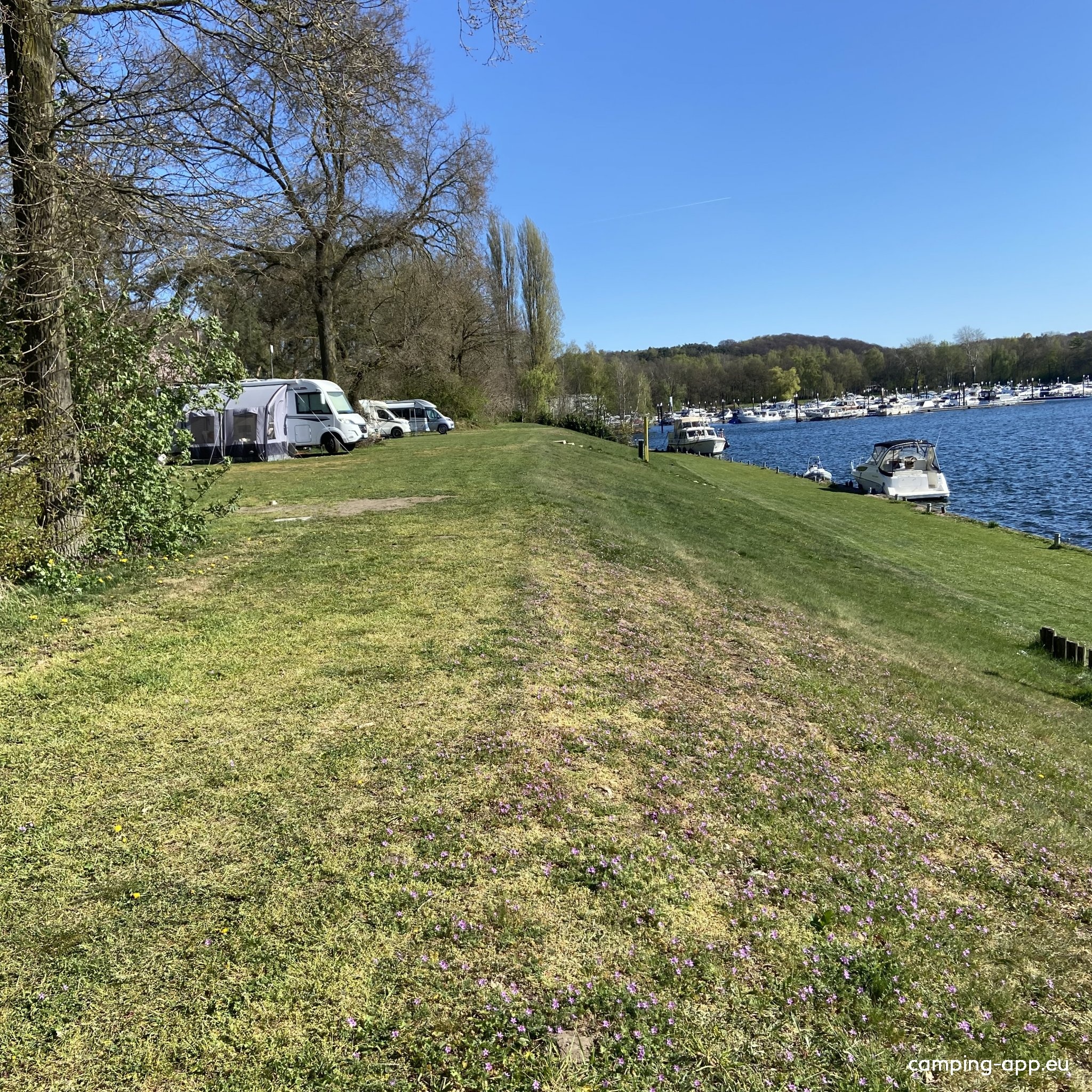 Jachthaven & Camperplaats Eldorado — QuickStop in Plasmolen