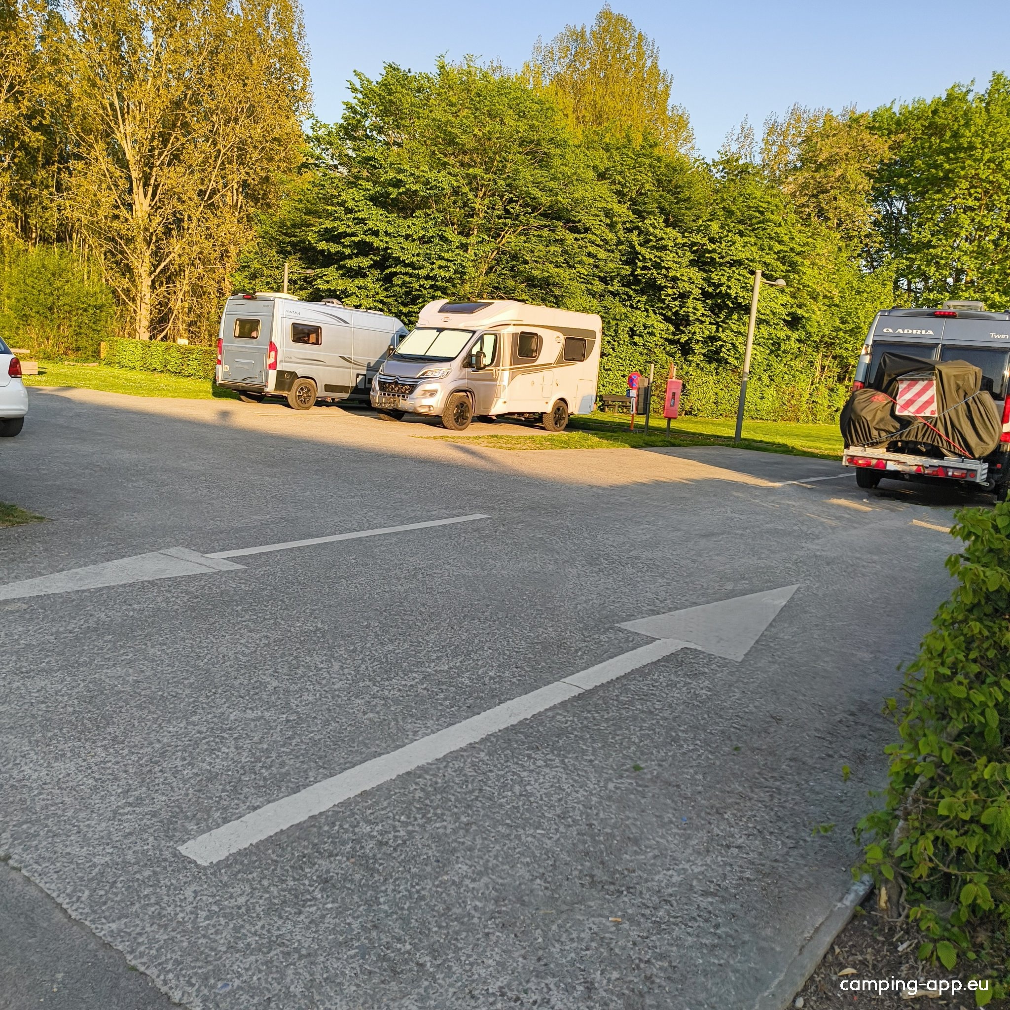 Wohnmobilstellplatz Lennik — Campervan Site in Lennik