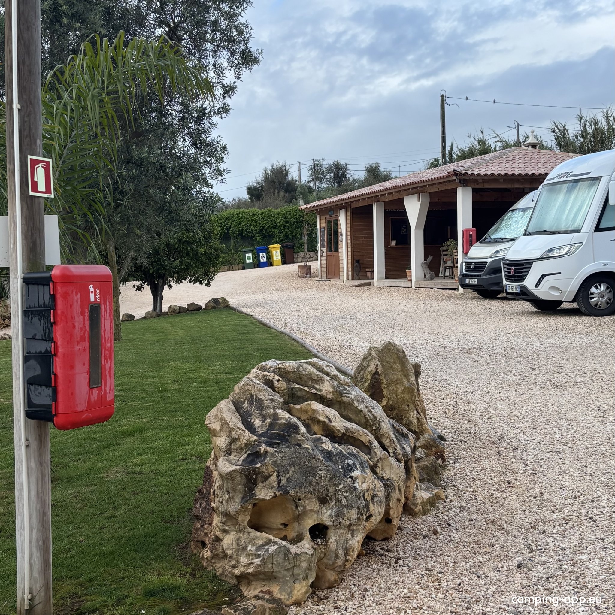 CampingCar Figuera — Camperplads in Mexilhoeira Grande
