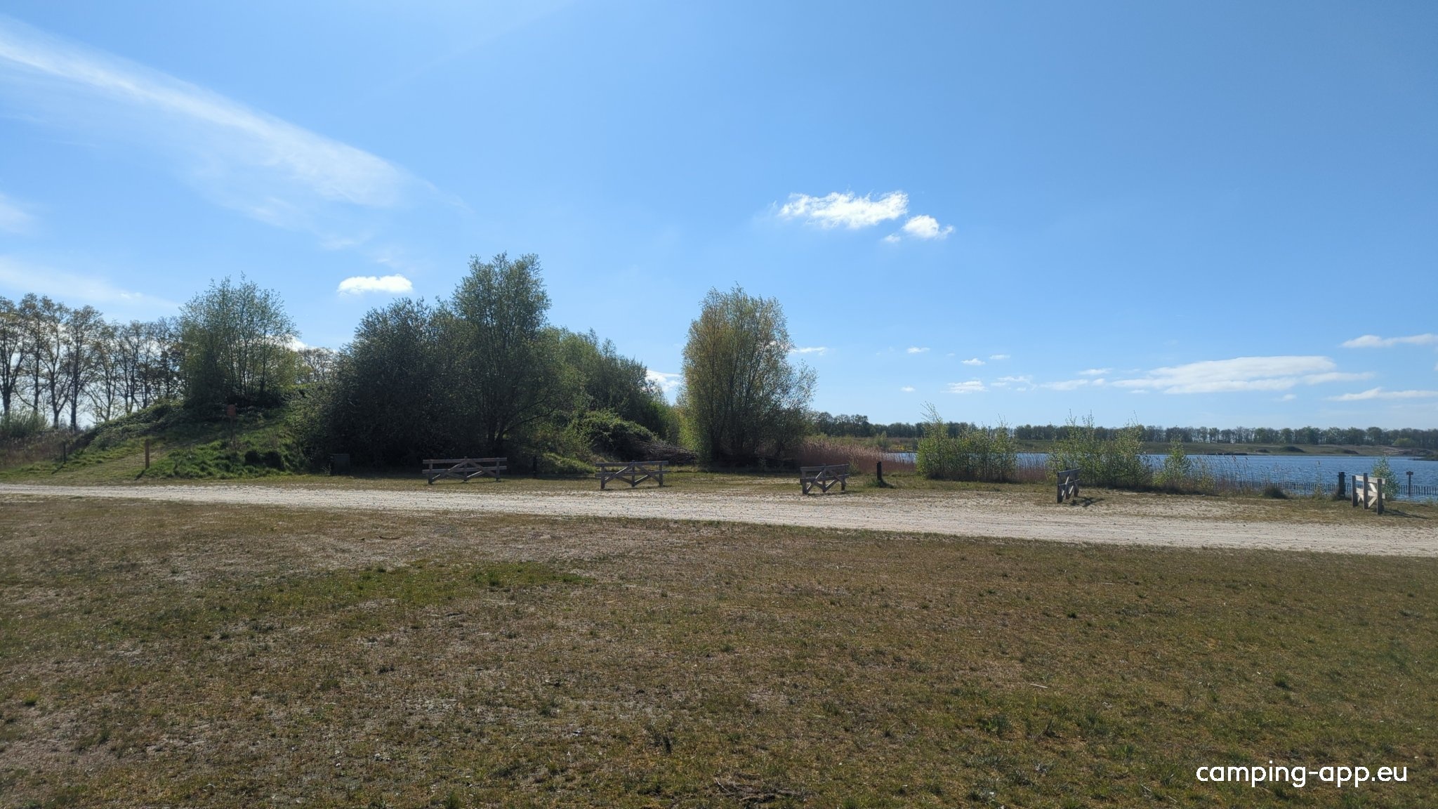 Camperplaats en activiteitenveld De Stronk — Sp. parking dla kamperów in Bant