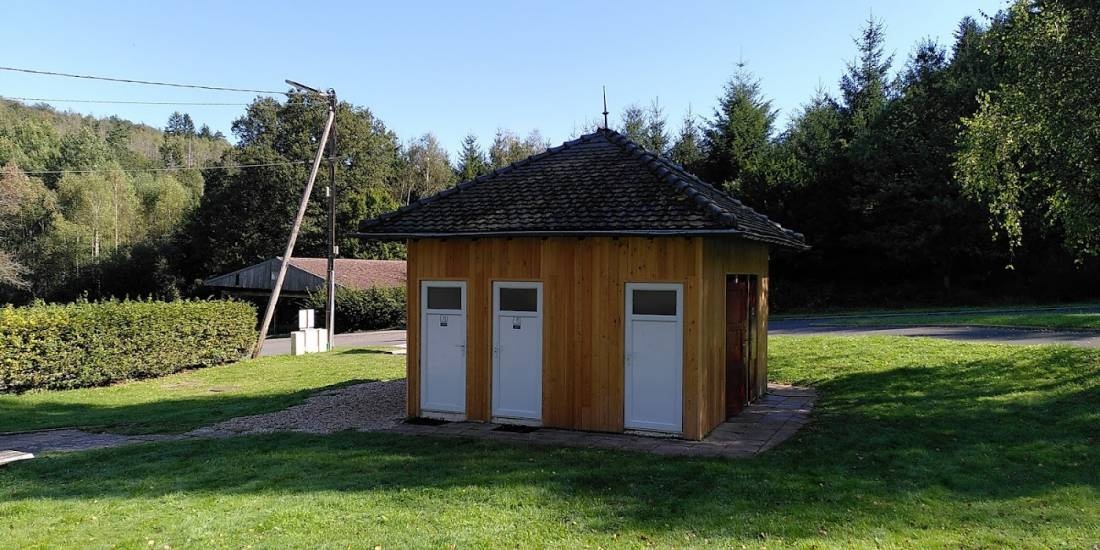 camping municipal de St Quirin — Area da campeggio in Saint-Quirin