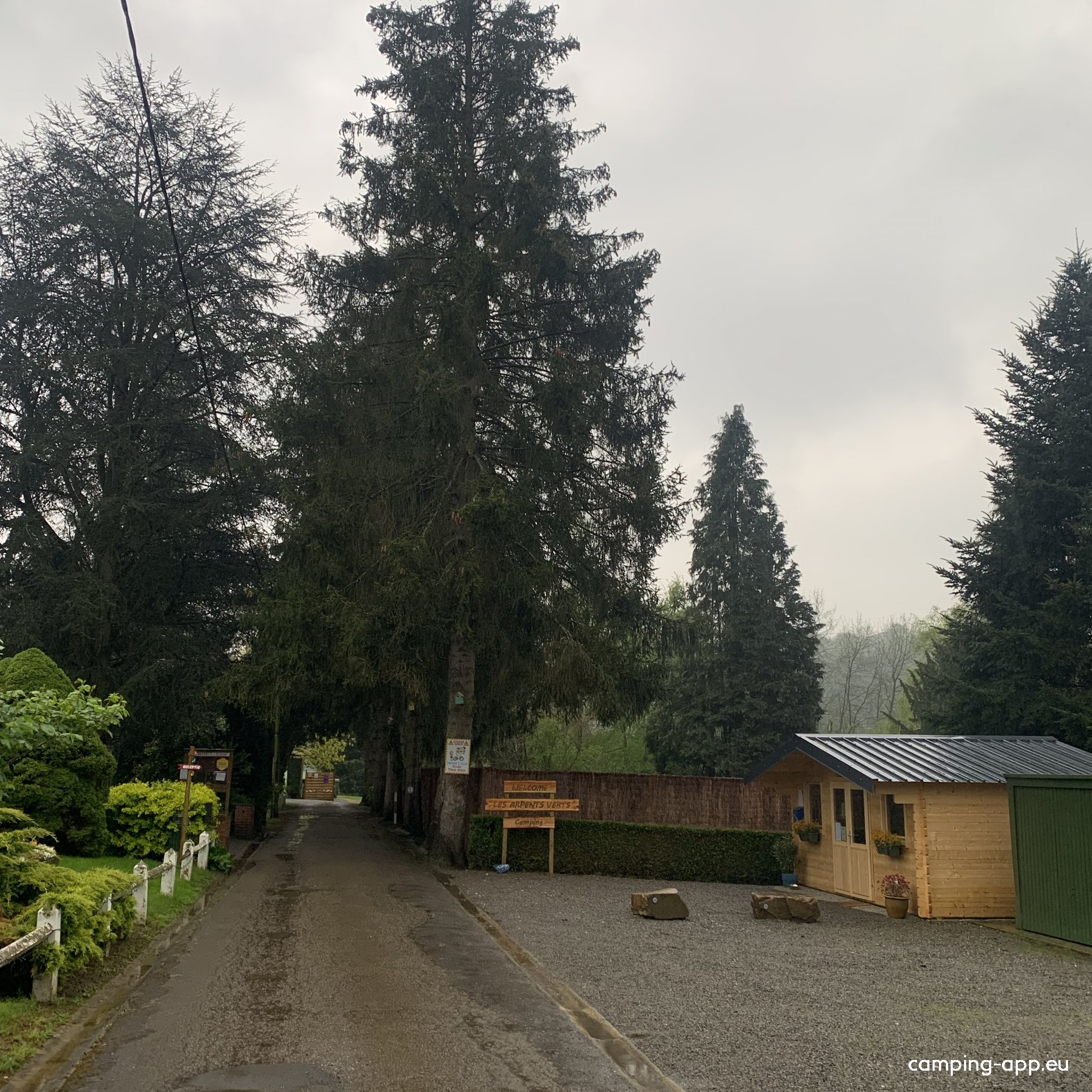 Camping Les Arpents Verts — Kemp in Yvoir