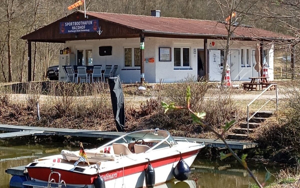 Stellplatz Sportboothafen Haidhof — Ställplats in Riedenburg