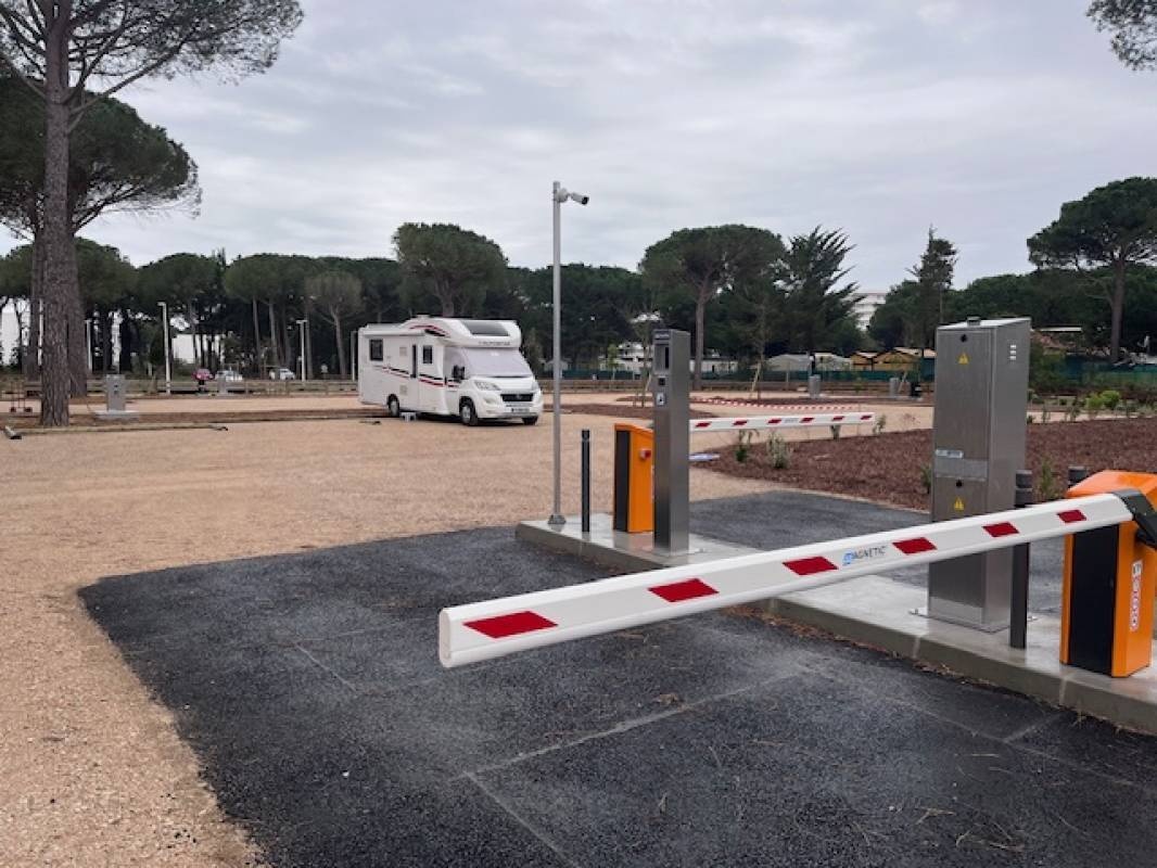 Aire de camping-cars La Grande-Motte — Sp. parking dla kamperów in La Grande-Motte