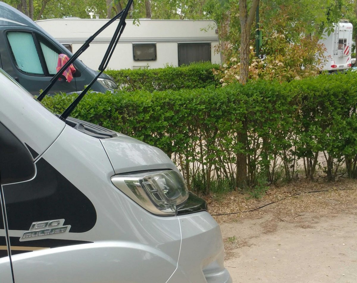 Camping El Astral — Area da campeggio in Tordesillas