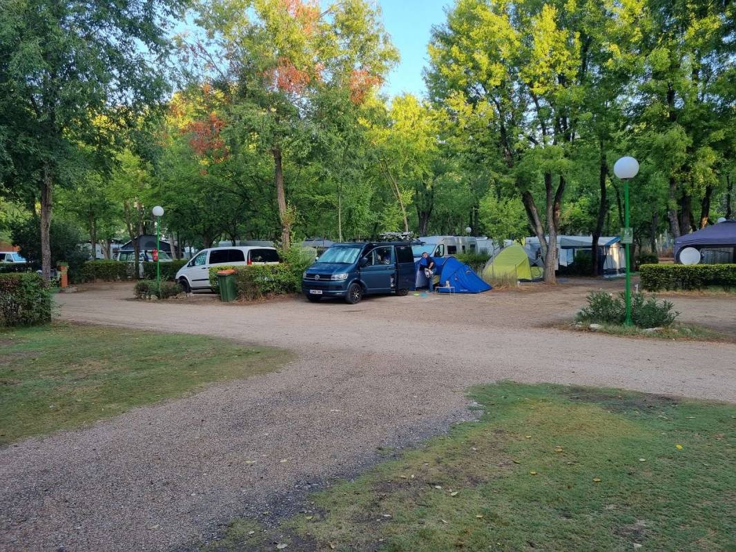 Camping El Astral — Kemping in Tordesillas