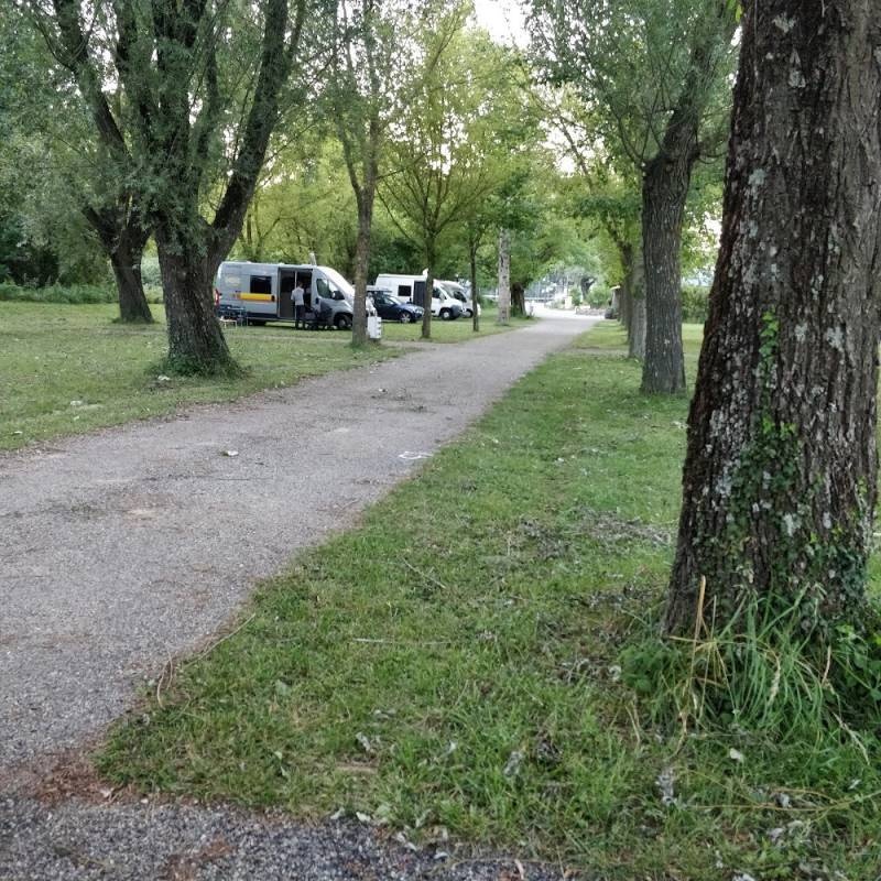 Camping Le Colombier — Campingplatz in Valvignères