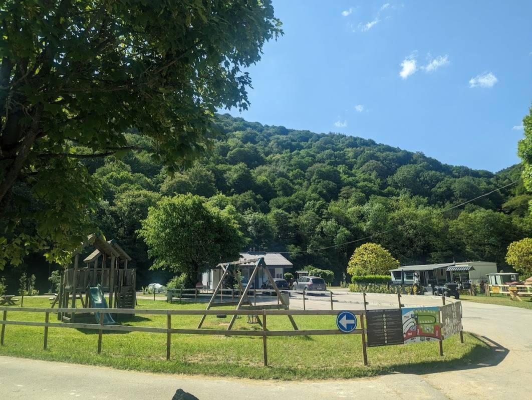Eden Camping — Місце для кемпінгу in Aywaille